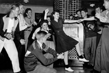 Load image into Gallery viewer, 1950&#39;s Mahogany Drinks Trolley